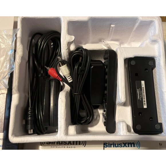 SiriusXM Onyx EZ Satellite Radio w/ Home Kit XEZ1H1, Open Box, Still Sealed Head - Picture 3 of 6